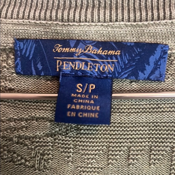 Tommy Bahama x Pendleton Green Textured 3/4 Sleeve Top - Picture 2 of 7